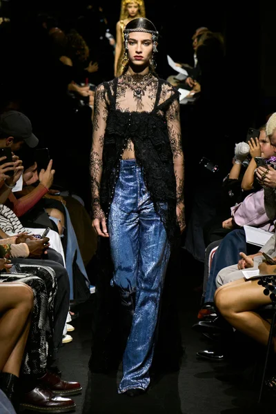 Look 4